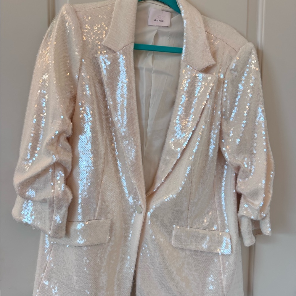 Cinq á Sept Kimmi Sequin-Embroidered Blazer